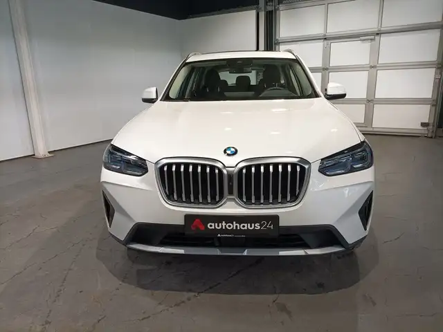BMW X3 view 2