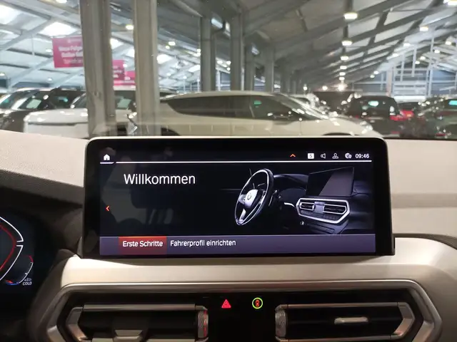 BMW X3 view 11