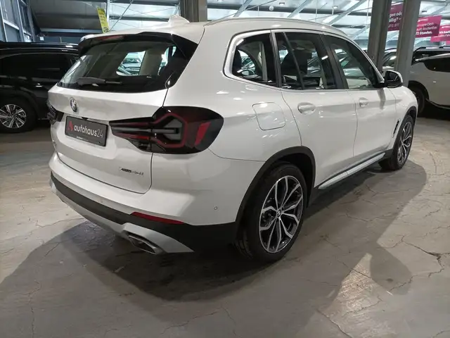 BMW X3 view 5