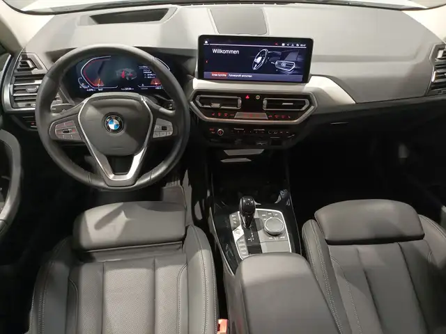BMW X3 view 14