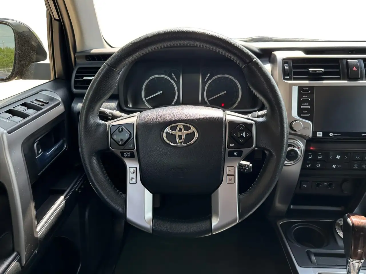 Toyota 4-Runner снимка Toyota 4-Runner