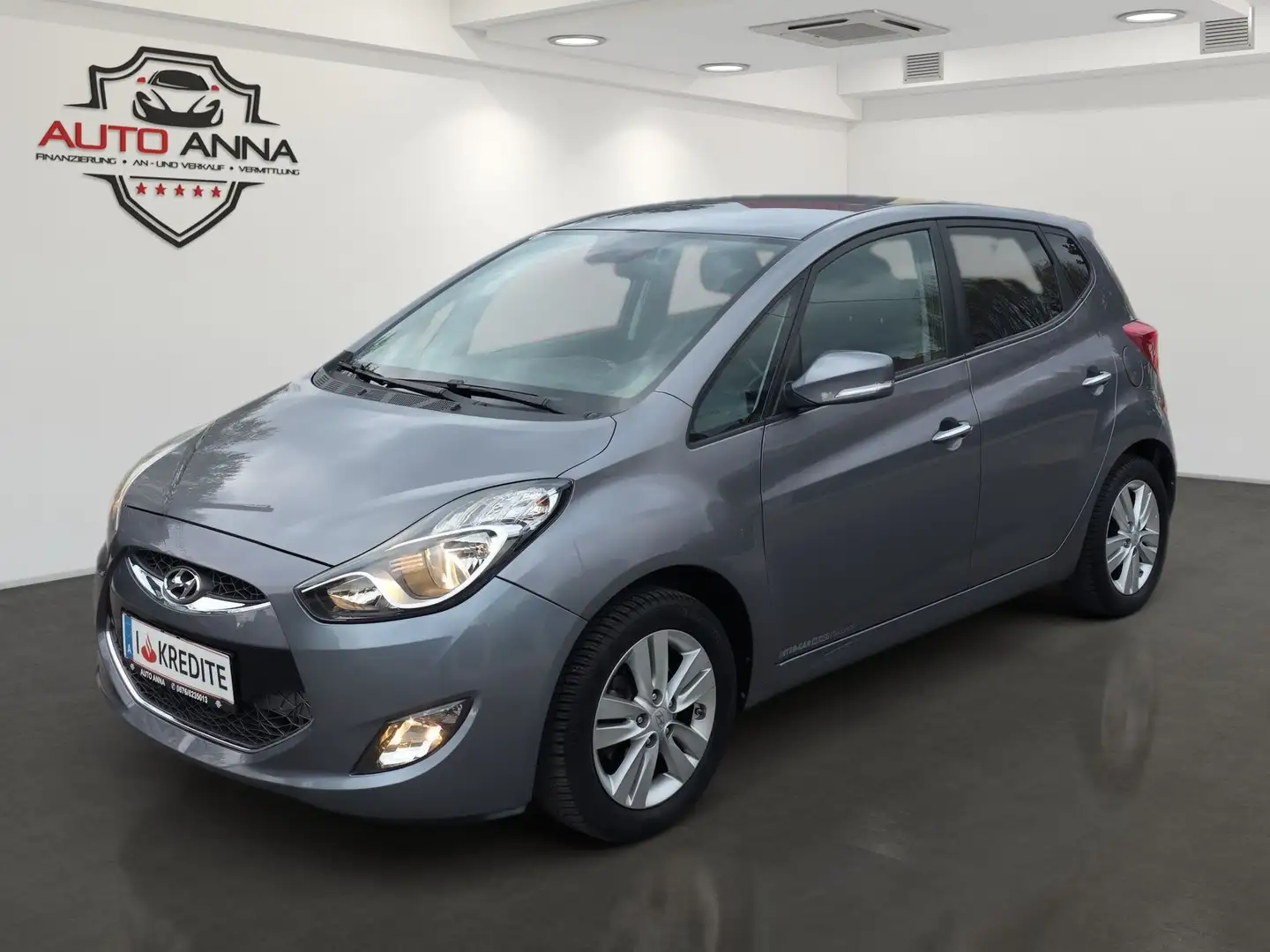 Hyundai iX20 1,6 CVVT Go Aut. Grau - 1
