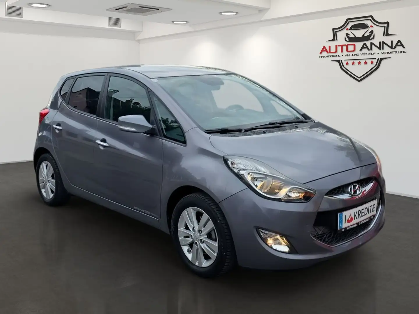 Hyundai iX20 1,6 CVVT Go Aut. Grau - 2