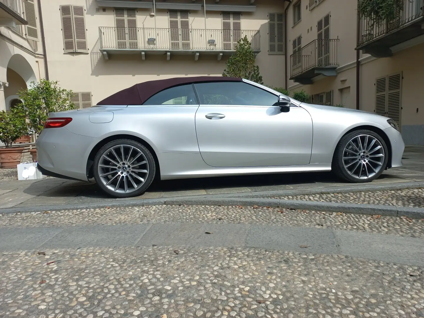 Mercedes-Benz E 220 Premium 4 Matic Ezüst - 1
