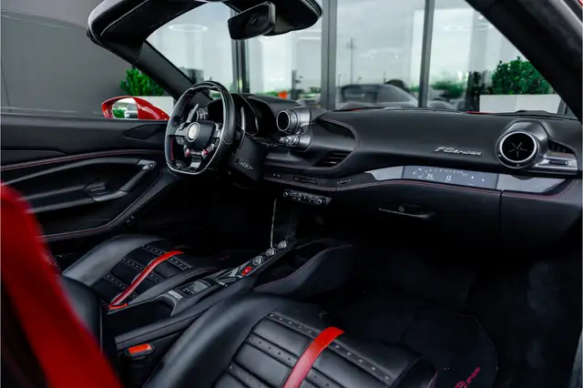 Ferrari F8 Tributo view 13