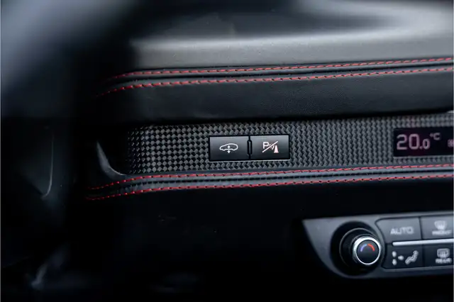 Ferrari F8 Tributo view 23