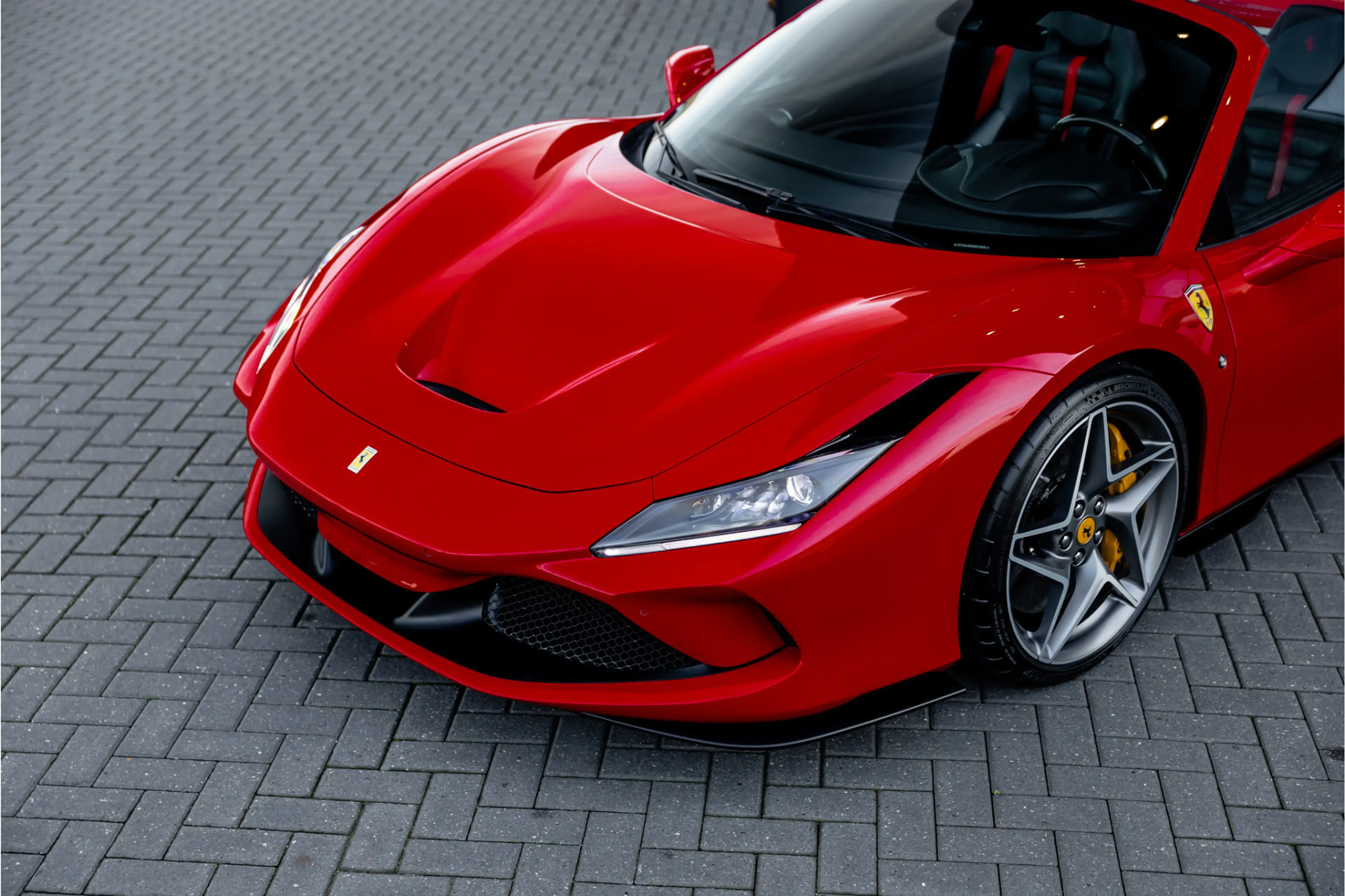 Ferrari F8 Spider 3.9 V8 HELE - Passenger Display | Lift | Carbon — photo 33