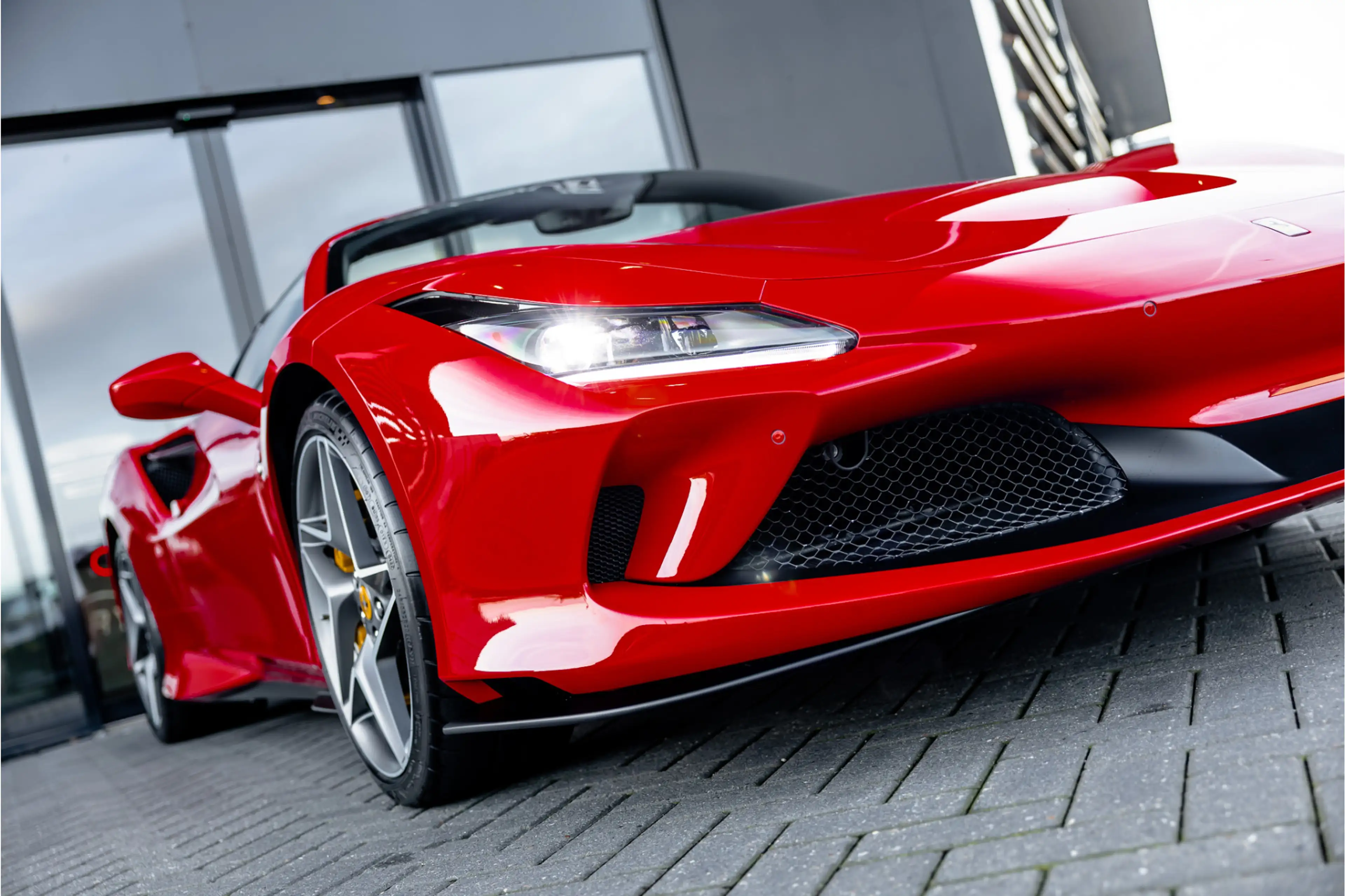 Ferrari F8 Spider 3.9 V8 HELE - Passenger Display | Lift | Carbon — photo 34