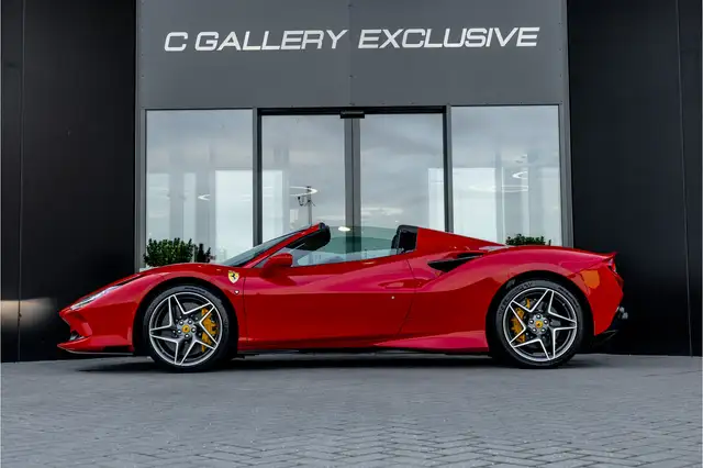 Ferrari F8 Tributo view 4