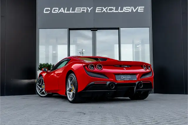 Ferrari F8 Tributo view 7
