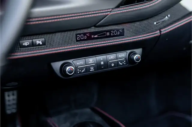 Ferrari F8 Tributo view 24
