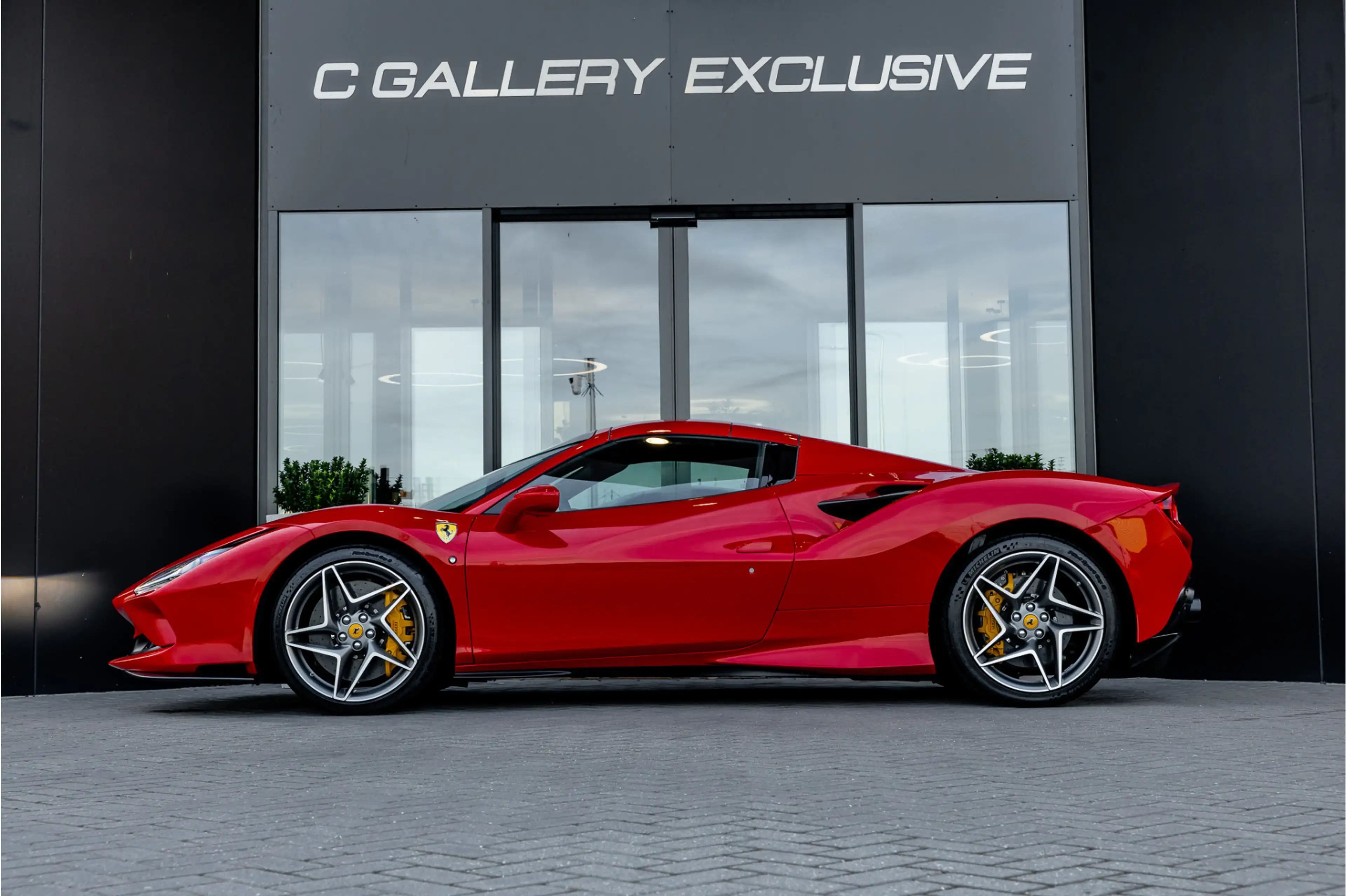 Ferrari F8 Spider 3.9 V8 HELE - Passenger Display | Lift | Carbon — photo 6
