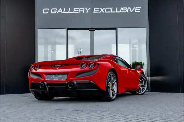 Ferrari F8 Tributo view 9
