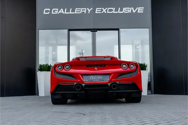 Ferrari F8 Tributo view 8