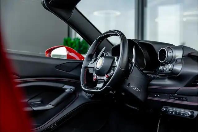 Ferrari F8 Tributo view 14