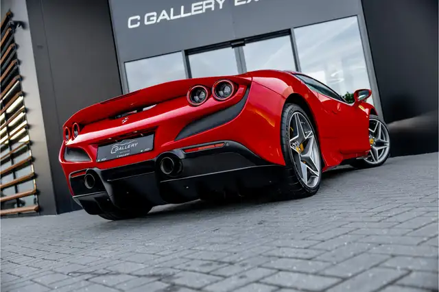 Ferrari F8 Tributo view 28
