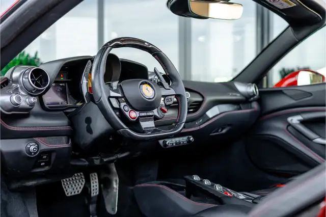 Ferrari F8 Tributo view 12