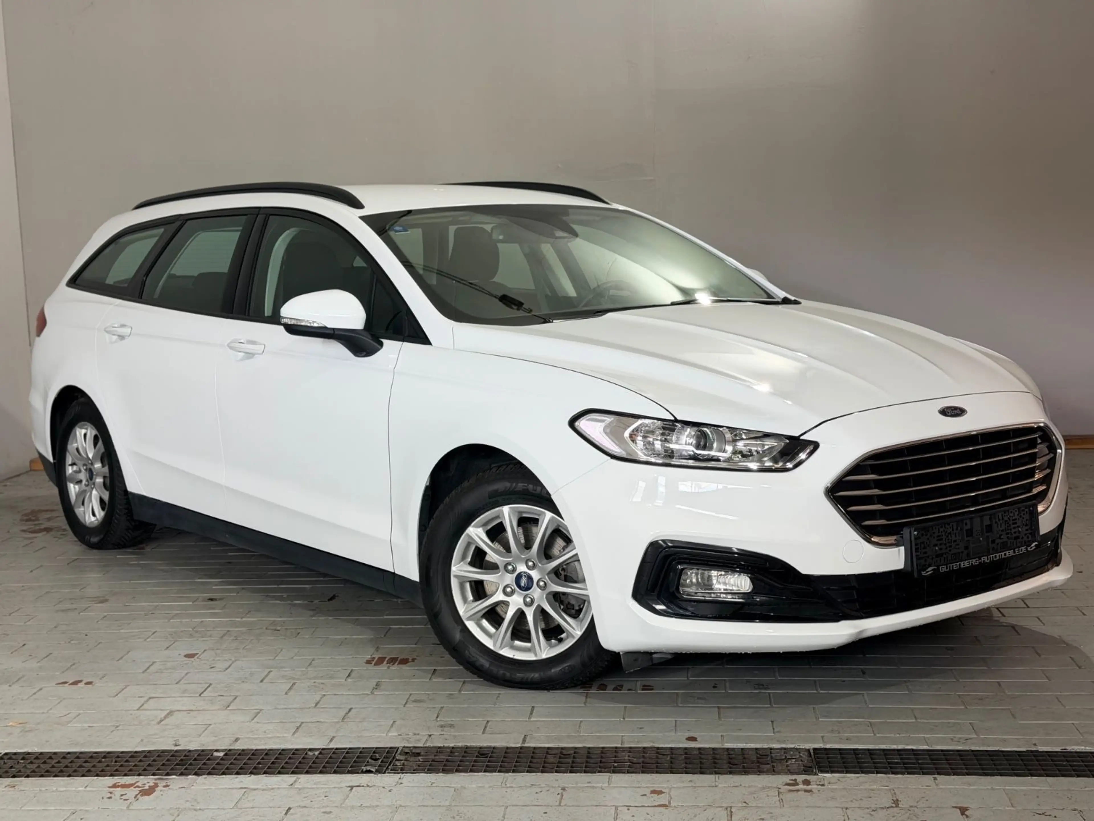 Ford Mondeo Hybrid 1.Hand Finanzierung Automatik — photo 7