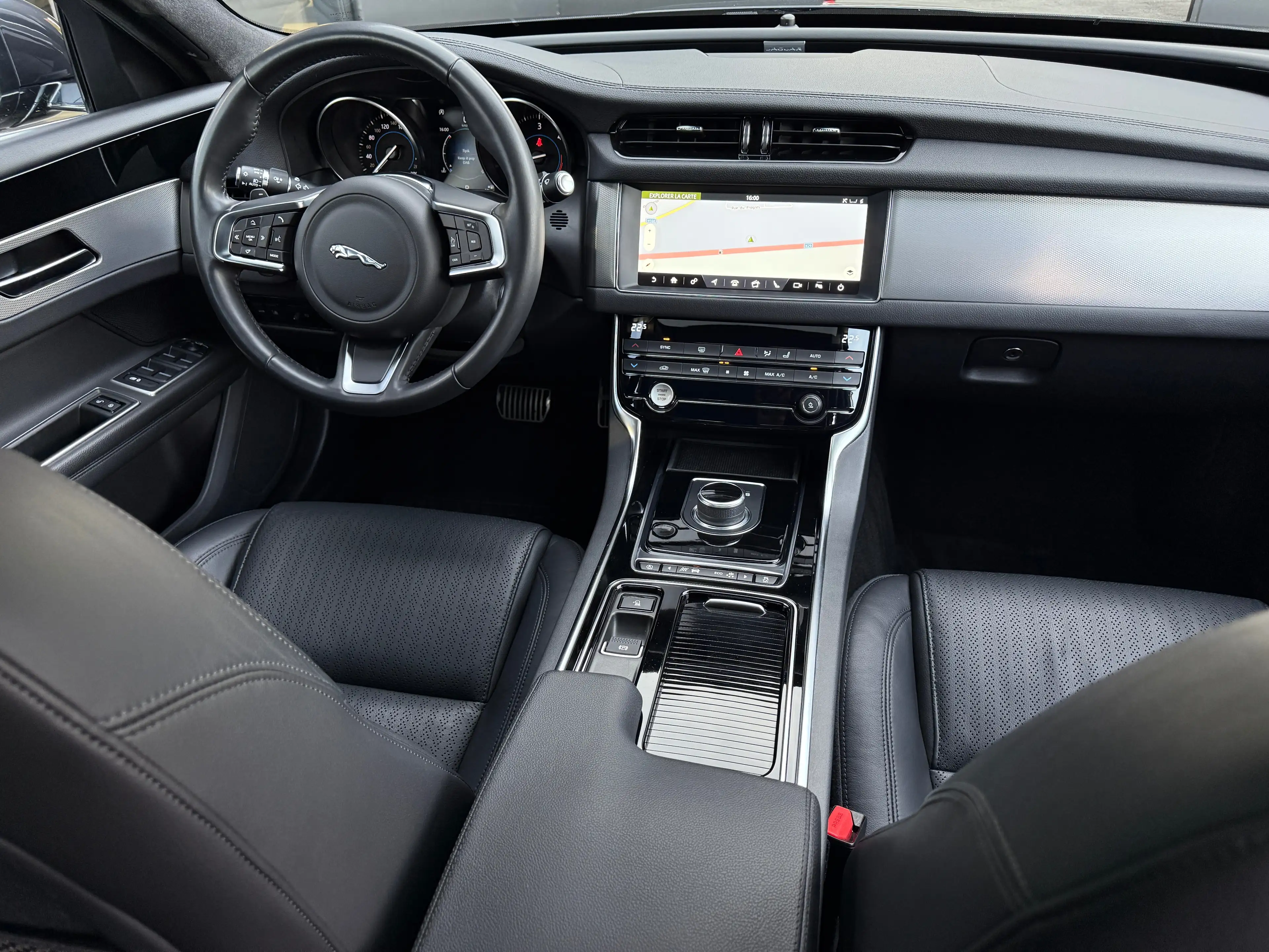 Jaguar XF 2.0d 163CV !! 77.000KM !! FULL OPTiONS !! GARANTiE — photo 13