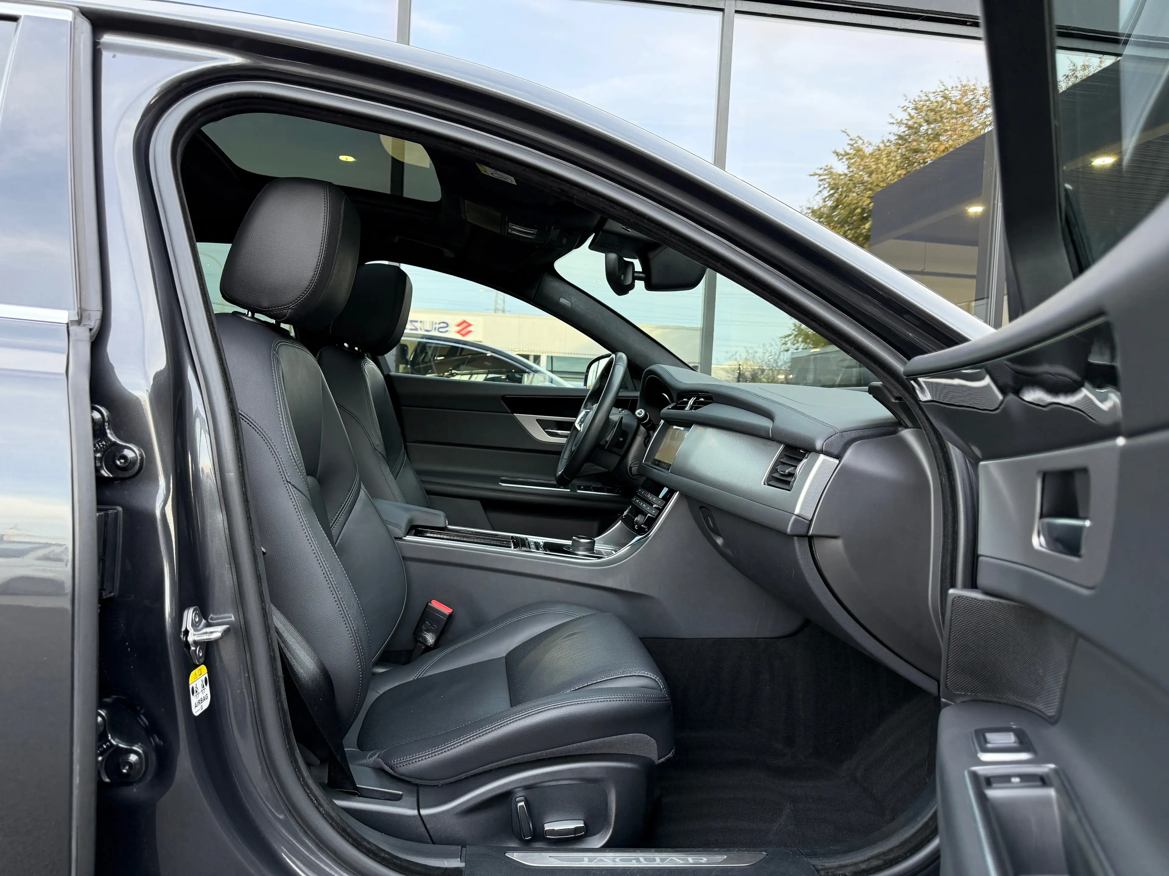 Jaguar XF 2.0d 163CV !! 77.000KM !! FULL OPTiONS !! GARANTiE — photo 14