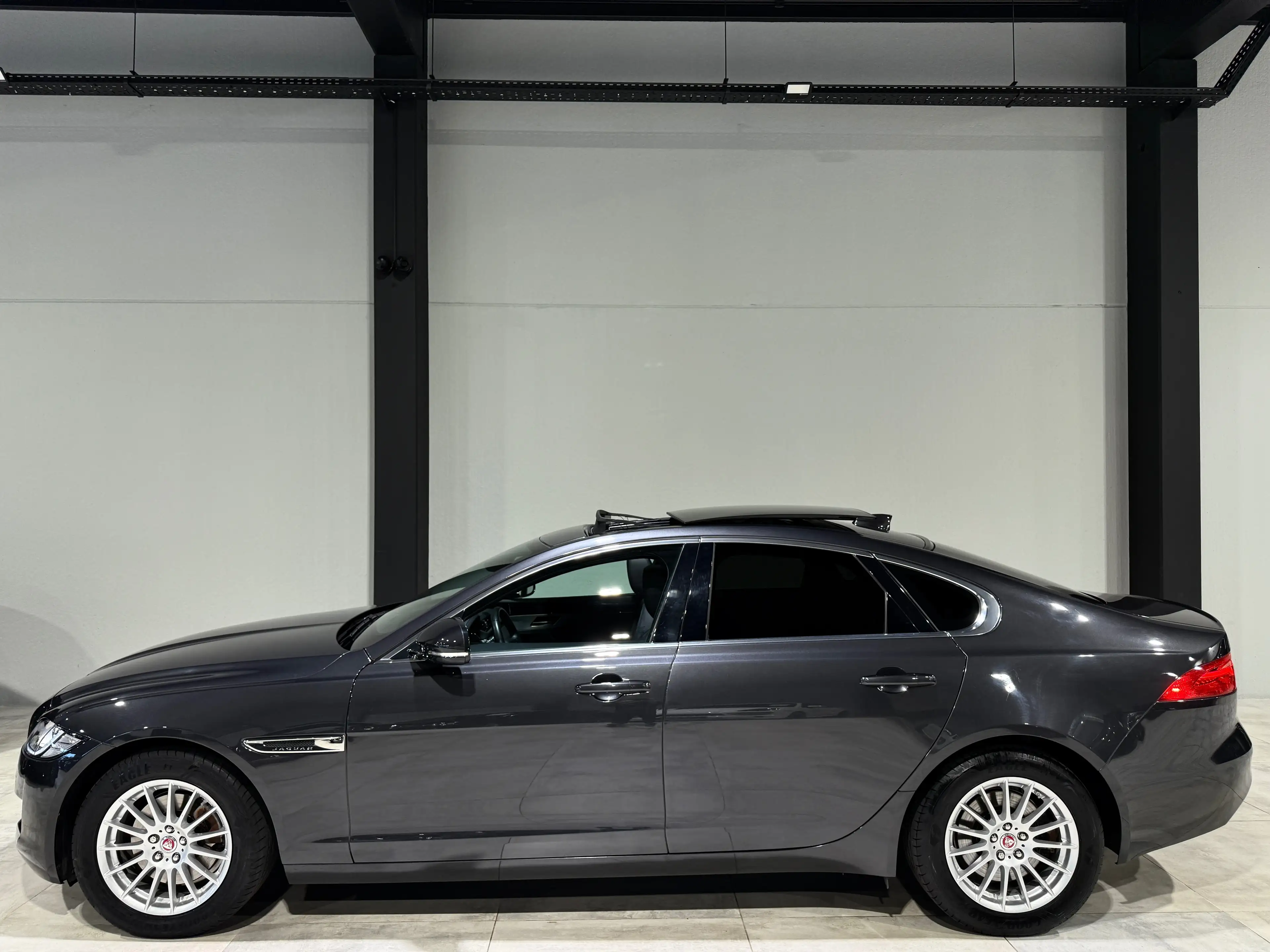 Jaguar XF 2.0d 163CV !! 77.000KM !! FULL OPTiONS !! GARANTiE — photo 5