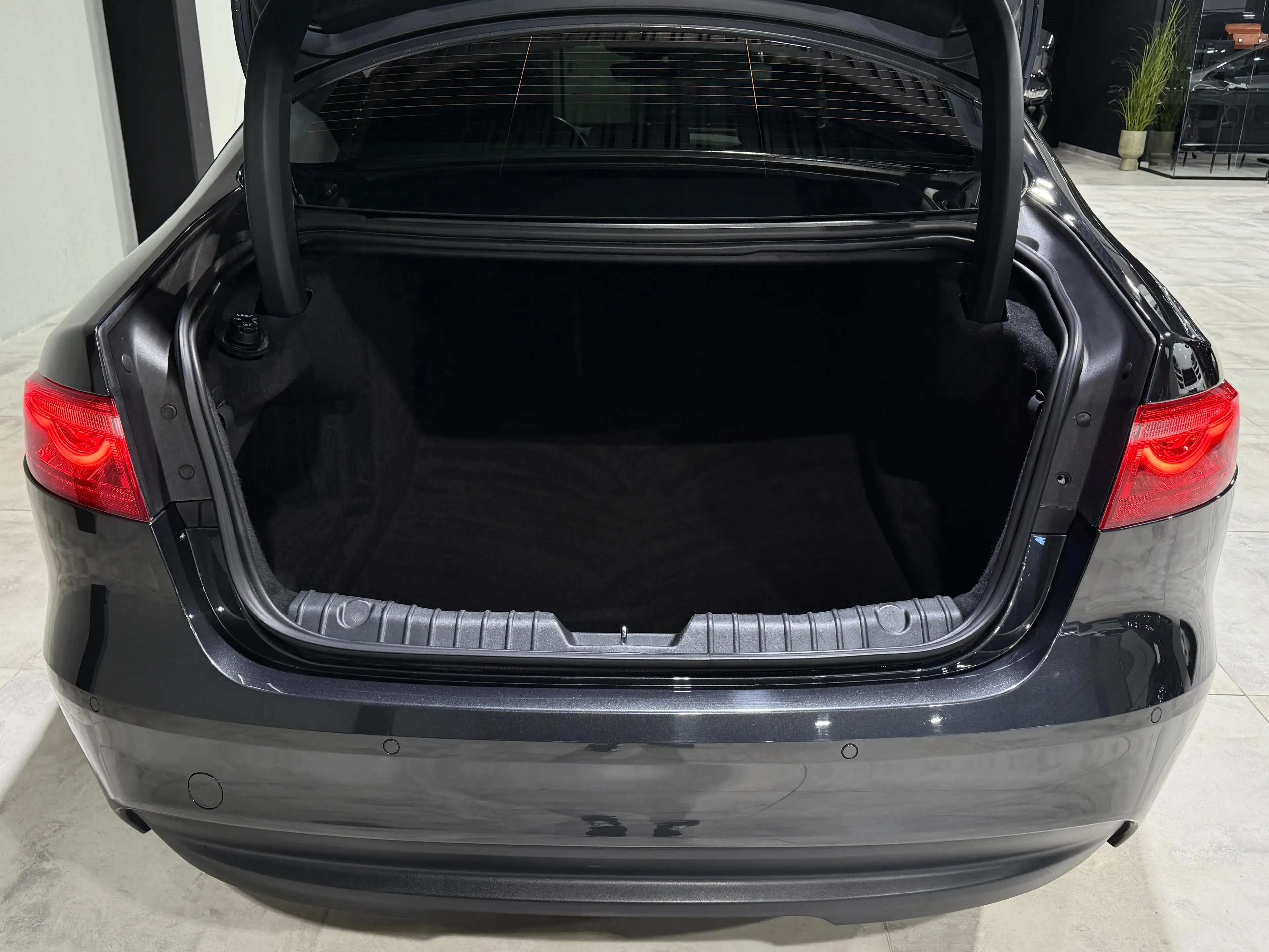 Jaguar XF 2.0d 163CV !! 77.000KM !! FULL OPTiONS !! GARANTiE — photo 6