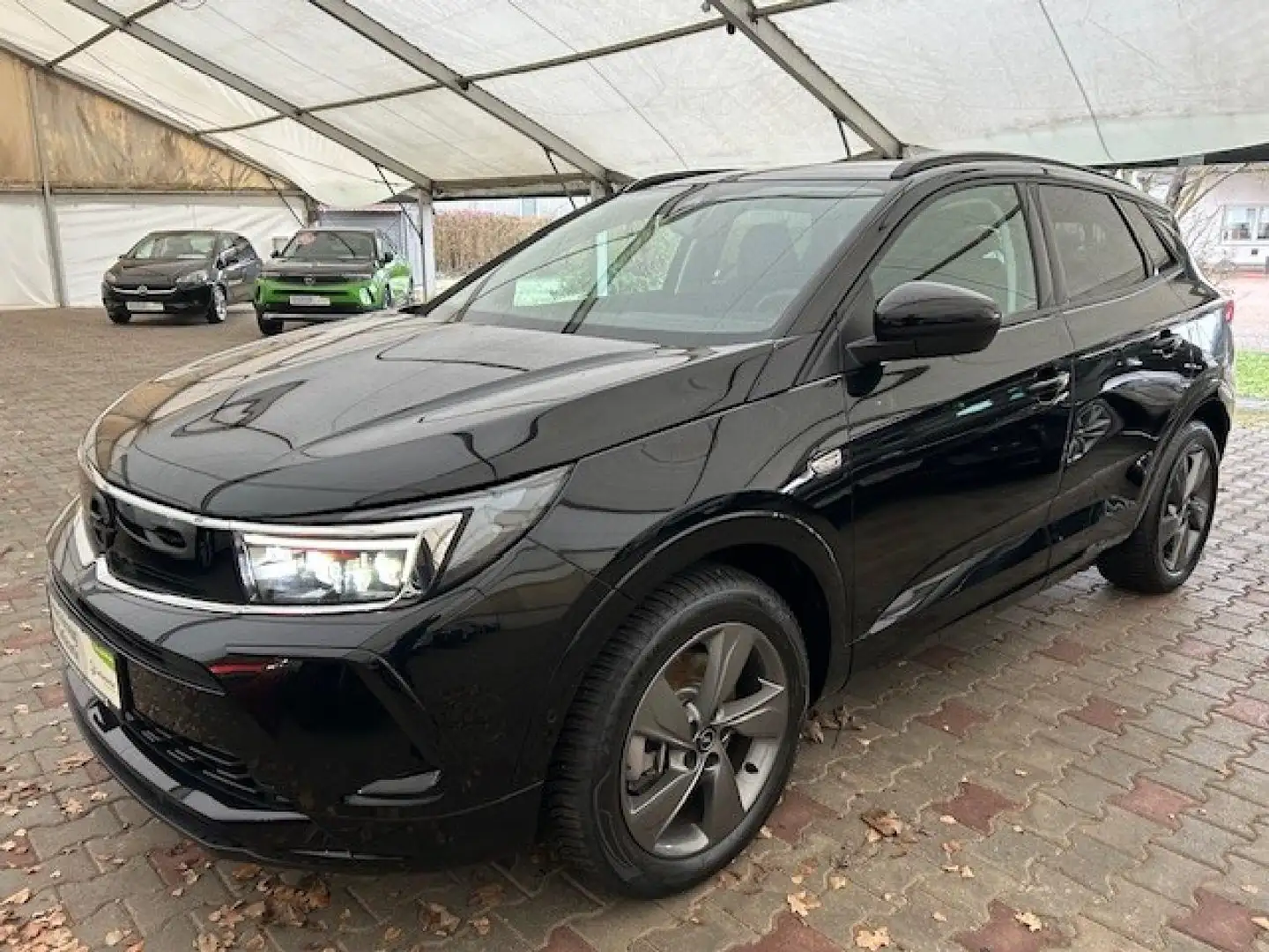 Opel Grandland X GSe Plug-in Hybrid 4x4 Schwarz - 1