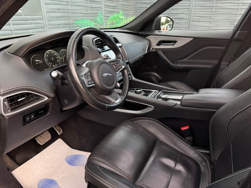Jaguar F-Pace F-Pace 2.0 D AWD R-Sport — photo 8