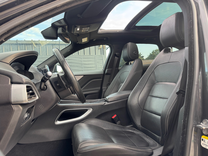 Jaguar F-Pace F-Pace 2.0 D AWD R-Sport — photo 9