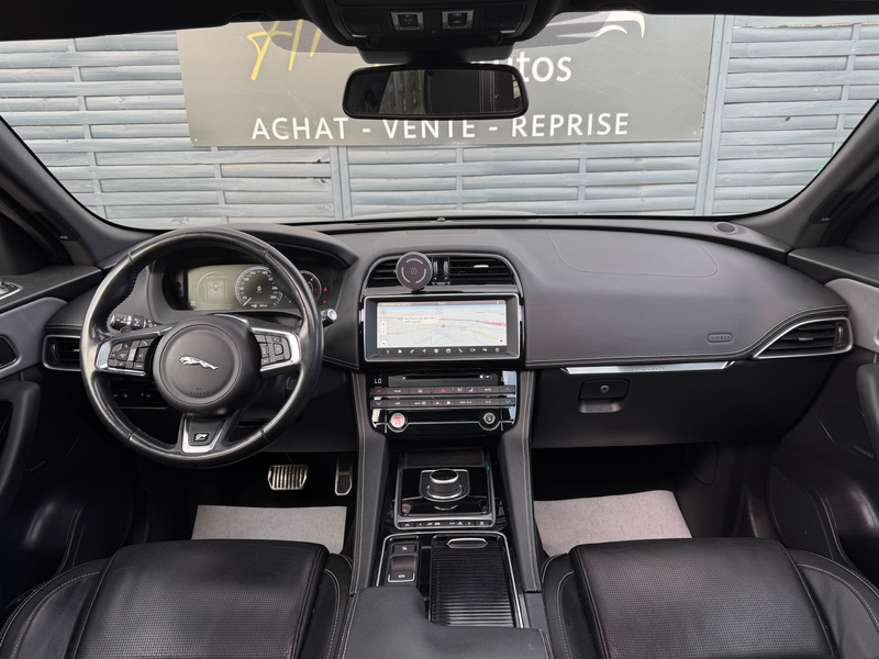 Jaguar F-Pace F-Pace 2.0 D AWD R-Sport — photo 12