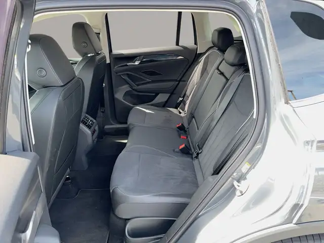 Volkswagen Tiguan view 12