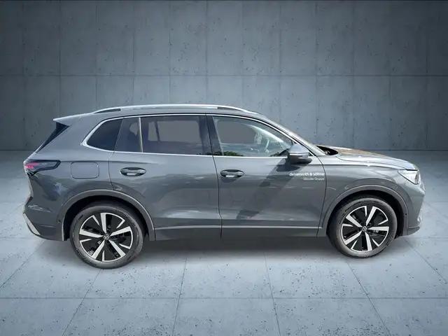 Volkswagen Tiguan view 6