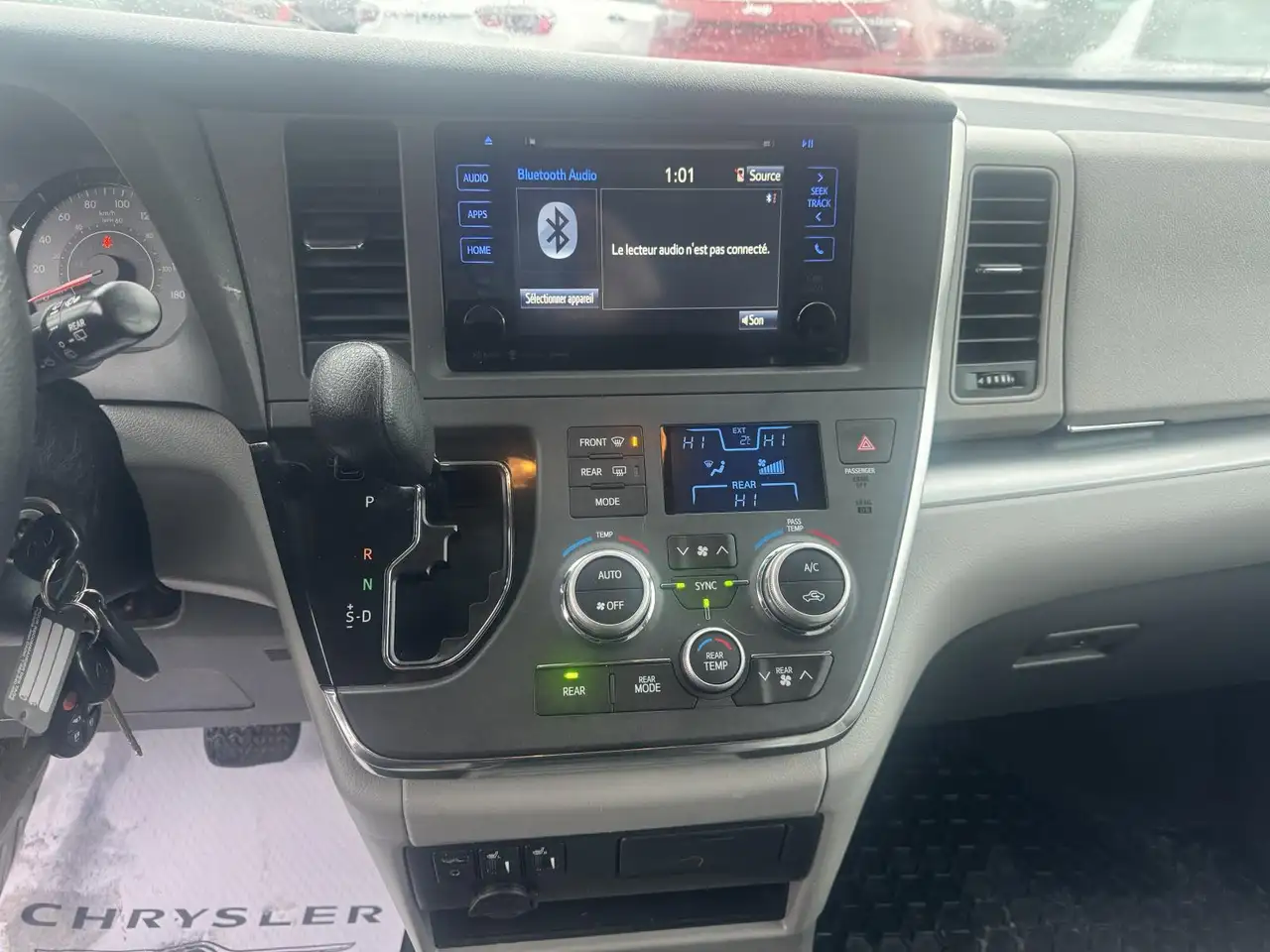 Toyota Sienna снимка Toyota Sienna