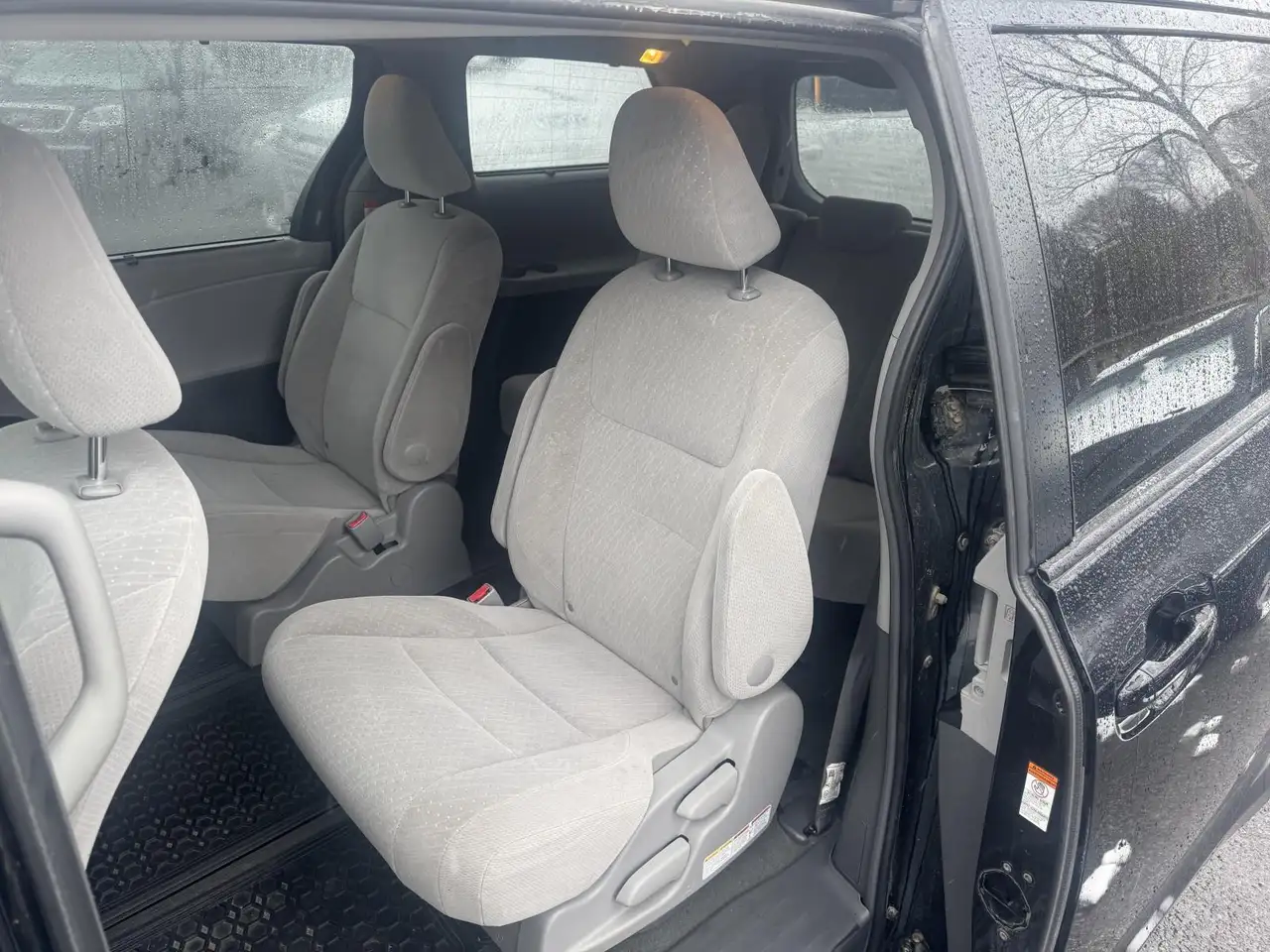 Toyota Sienna снимка Toyota Sienna