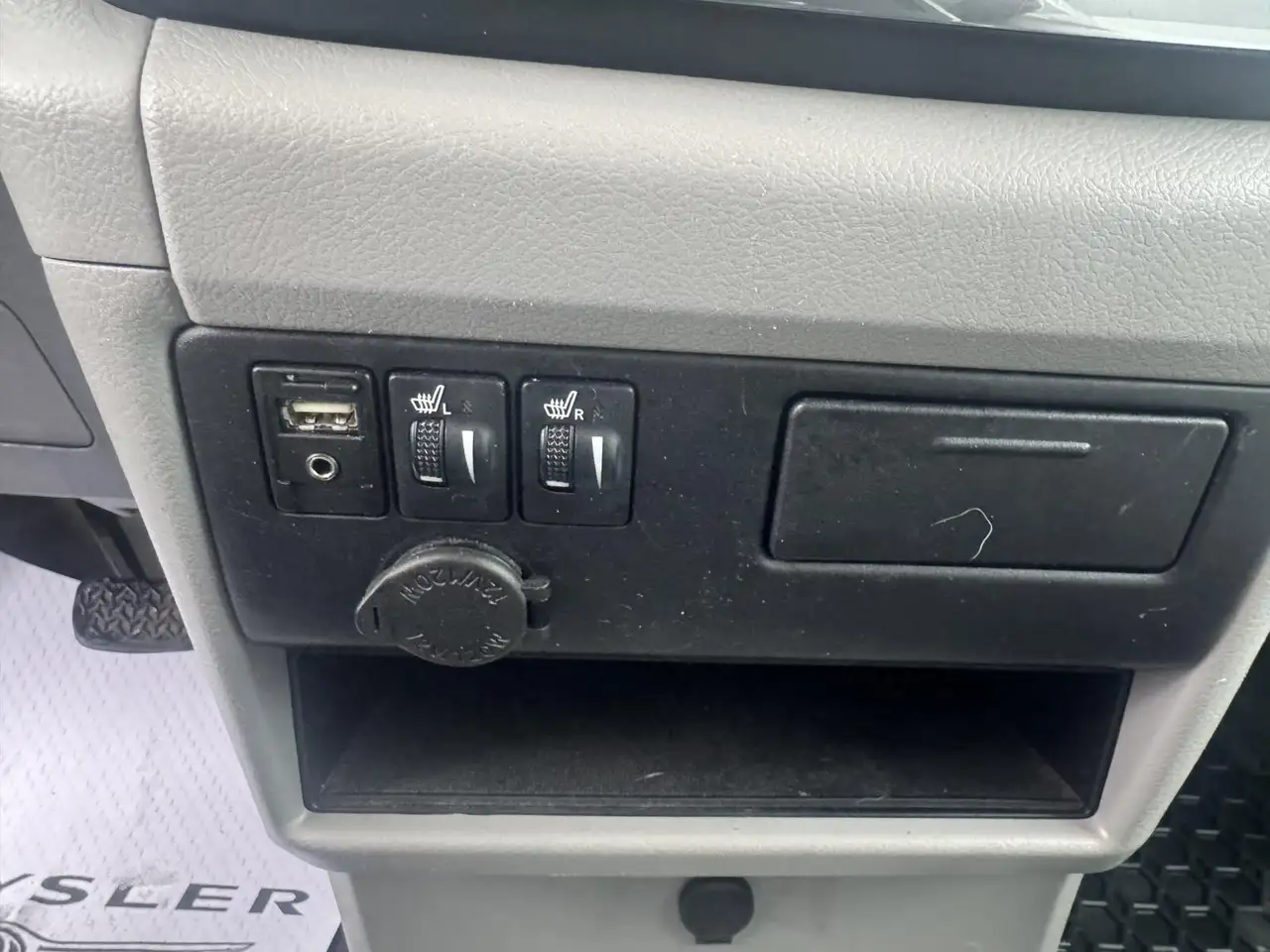Toyota Sienna снимка Toyota Sienna