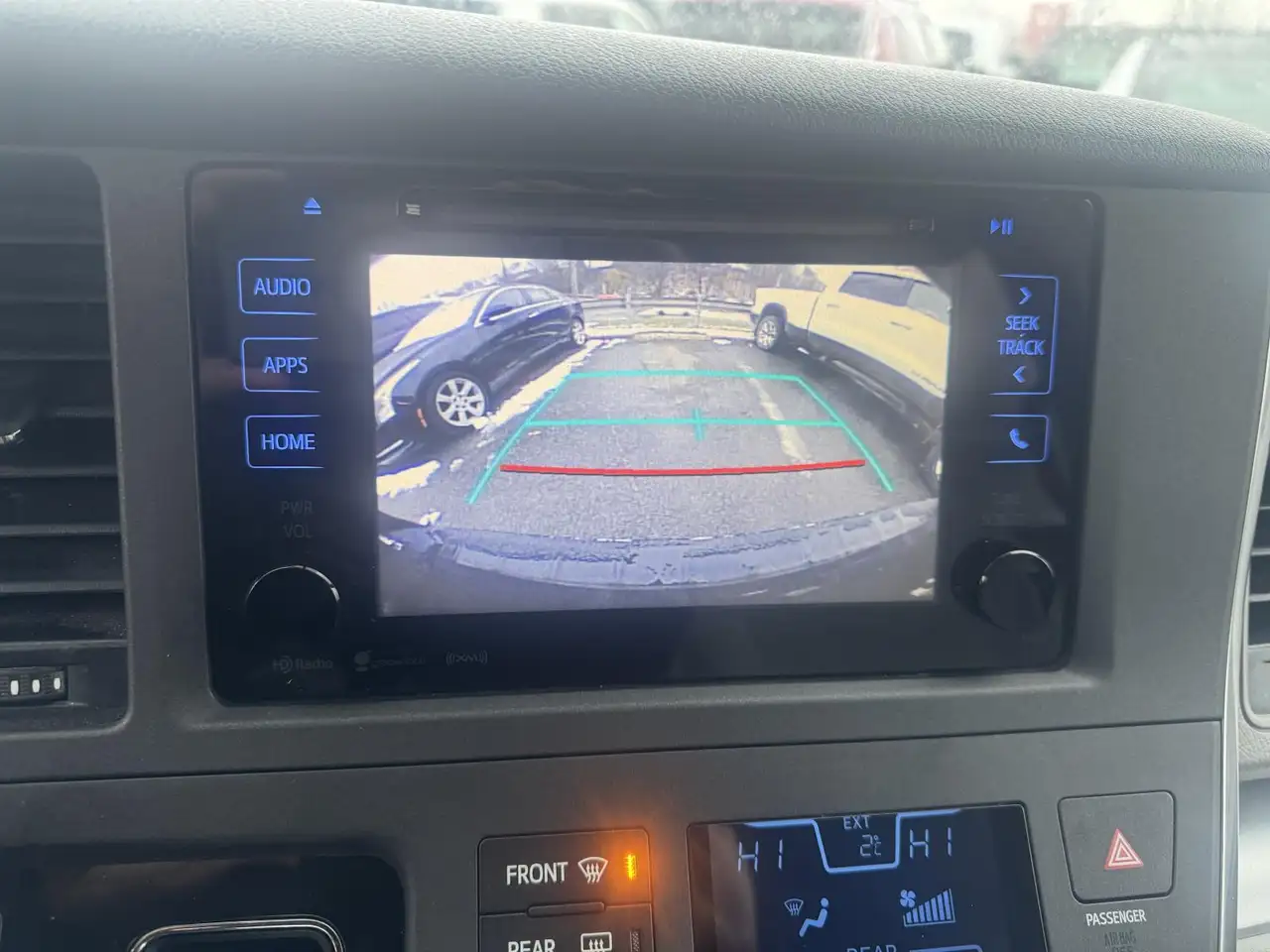 Toyota Sienna снимка Toyota Sienna