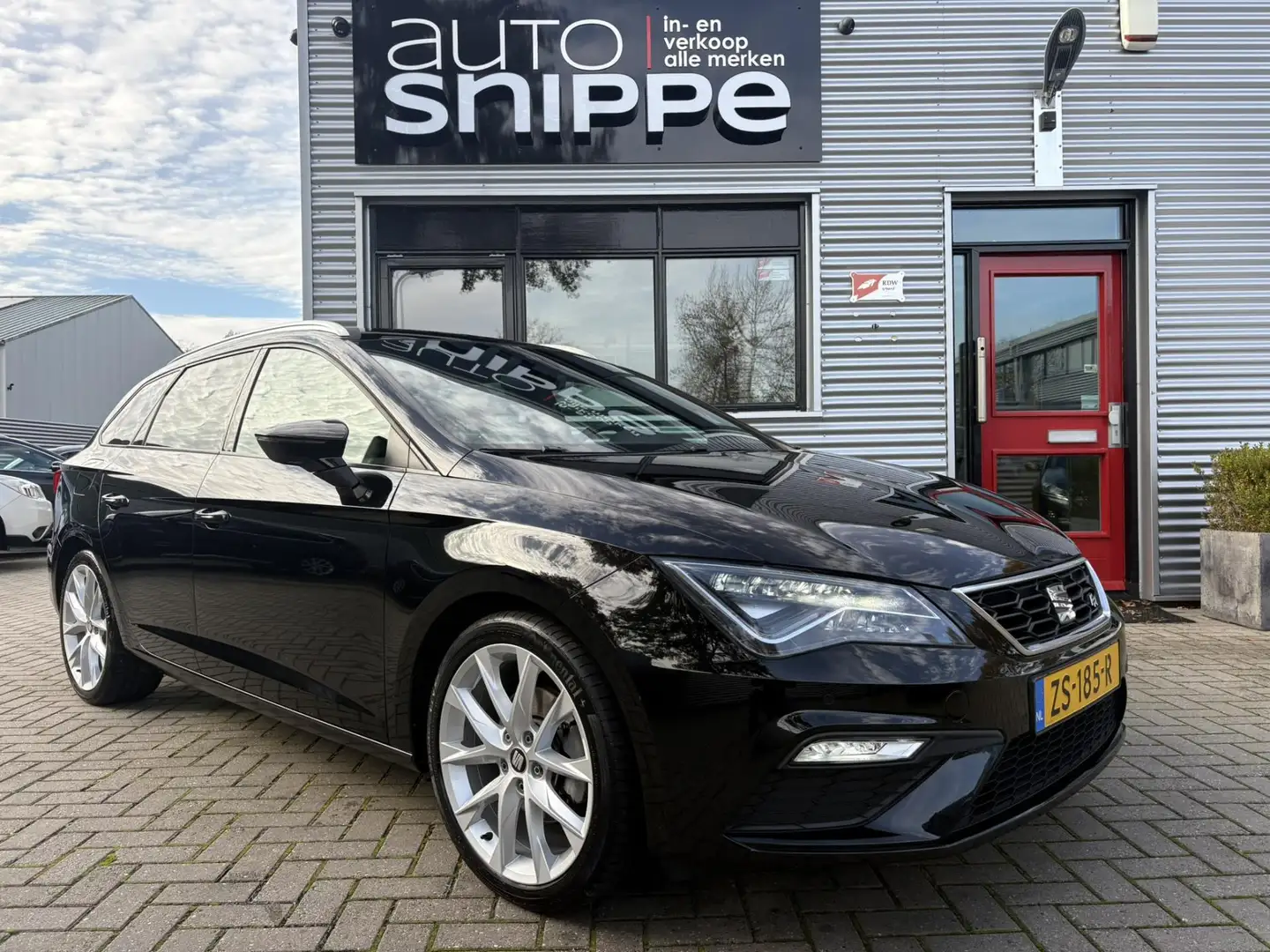 SEAT Leon ST 1.5 TSI FR Business Intense -150 PK!-AUTOMAAT-H Zwart - 2