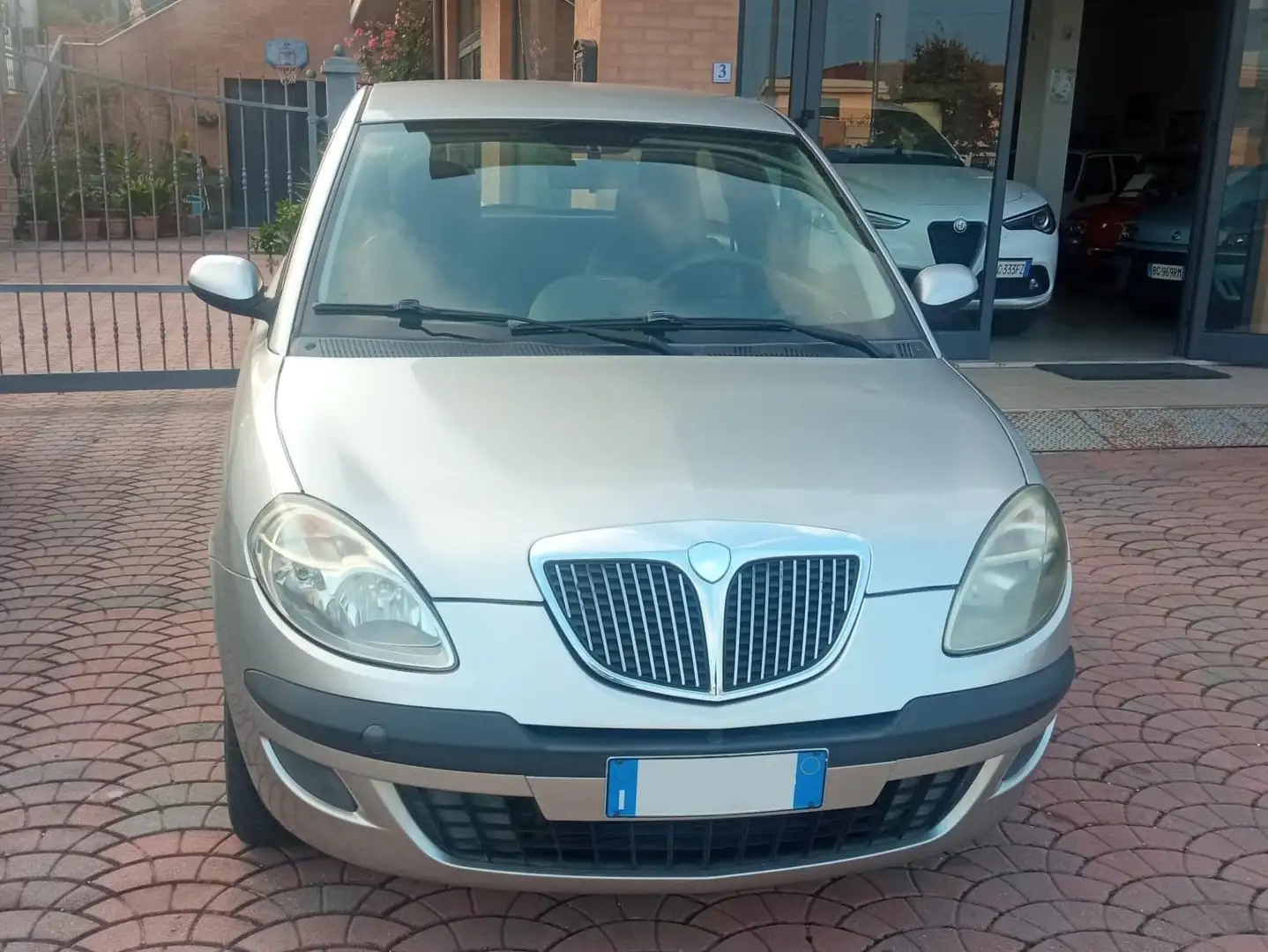 Lancia Ypsilon 1.2 Benz.-Metano 60CV Garanzia 12 Mesi Ottima Argent - 2