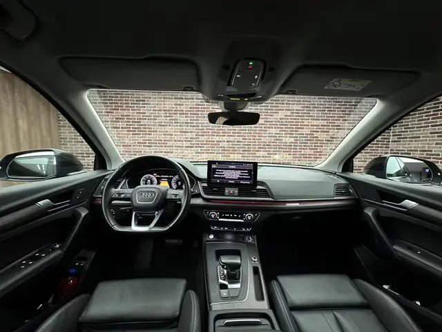 Audi Q5 view 9