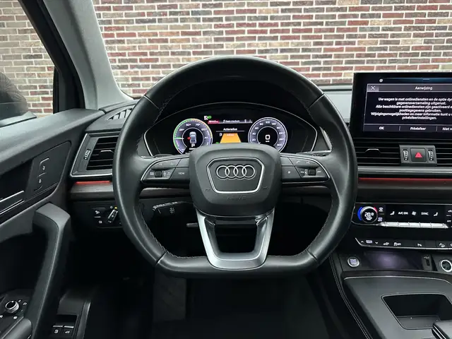 Audi Q5 view 13
