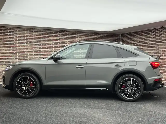 Audi Q5 view 6