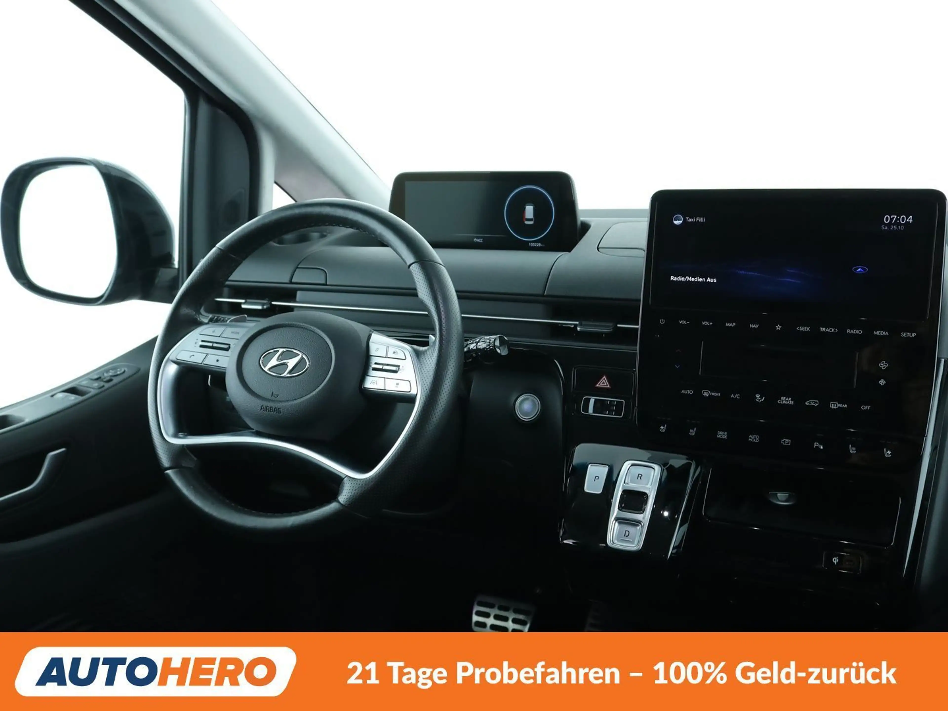 Hyundai STARIA 2.2 CRDi Signature 4WD Aut*NAVI*LED*ACC*CAM*PDC* — photo 13