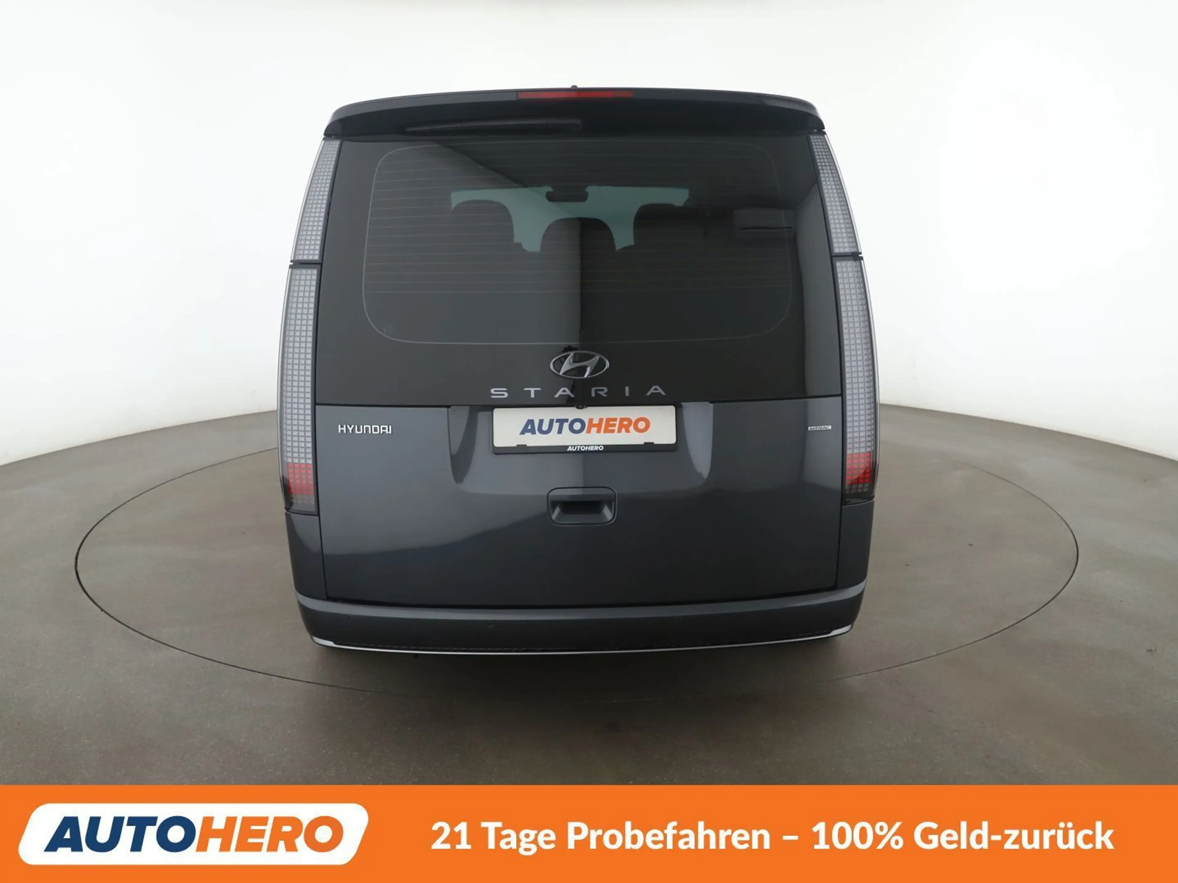 Hyundai STARIA 2.2 CRDi Signature 4WD Aut*NAVI*LED*ACC*CAM*PDC* — photo 5
