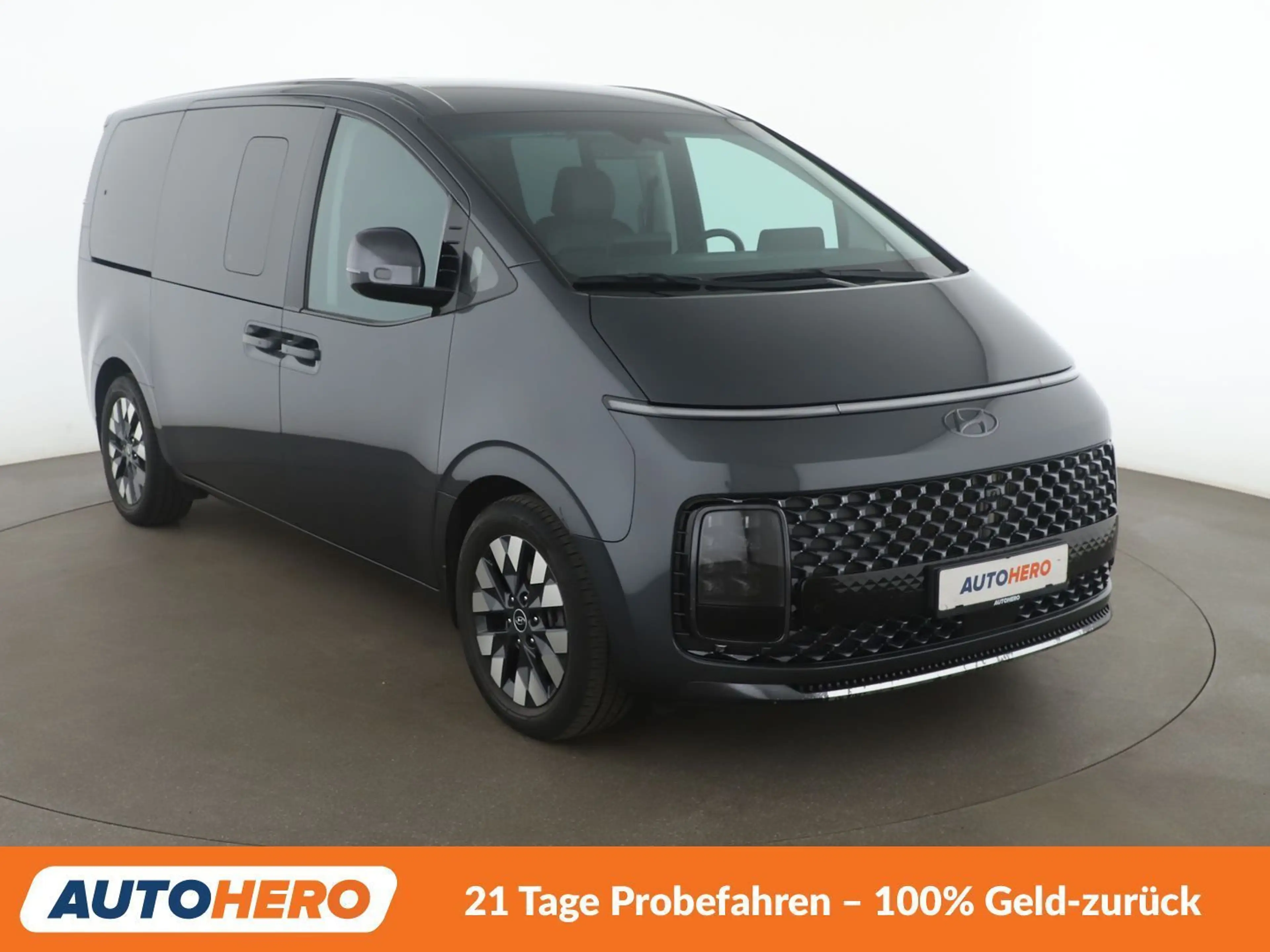 Hyundai STARIA 2.2 CRDi Signature 4WD Aut*NAVI*LED*ACC*CAM*PDC* — photo 8