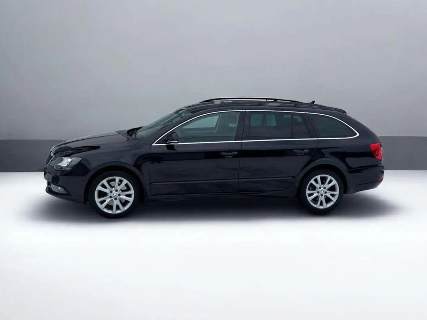 Skoda Superb Skoda Superb STYLE Kombi / Family Van Schwarz - 2