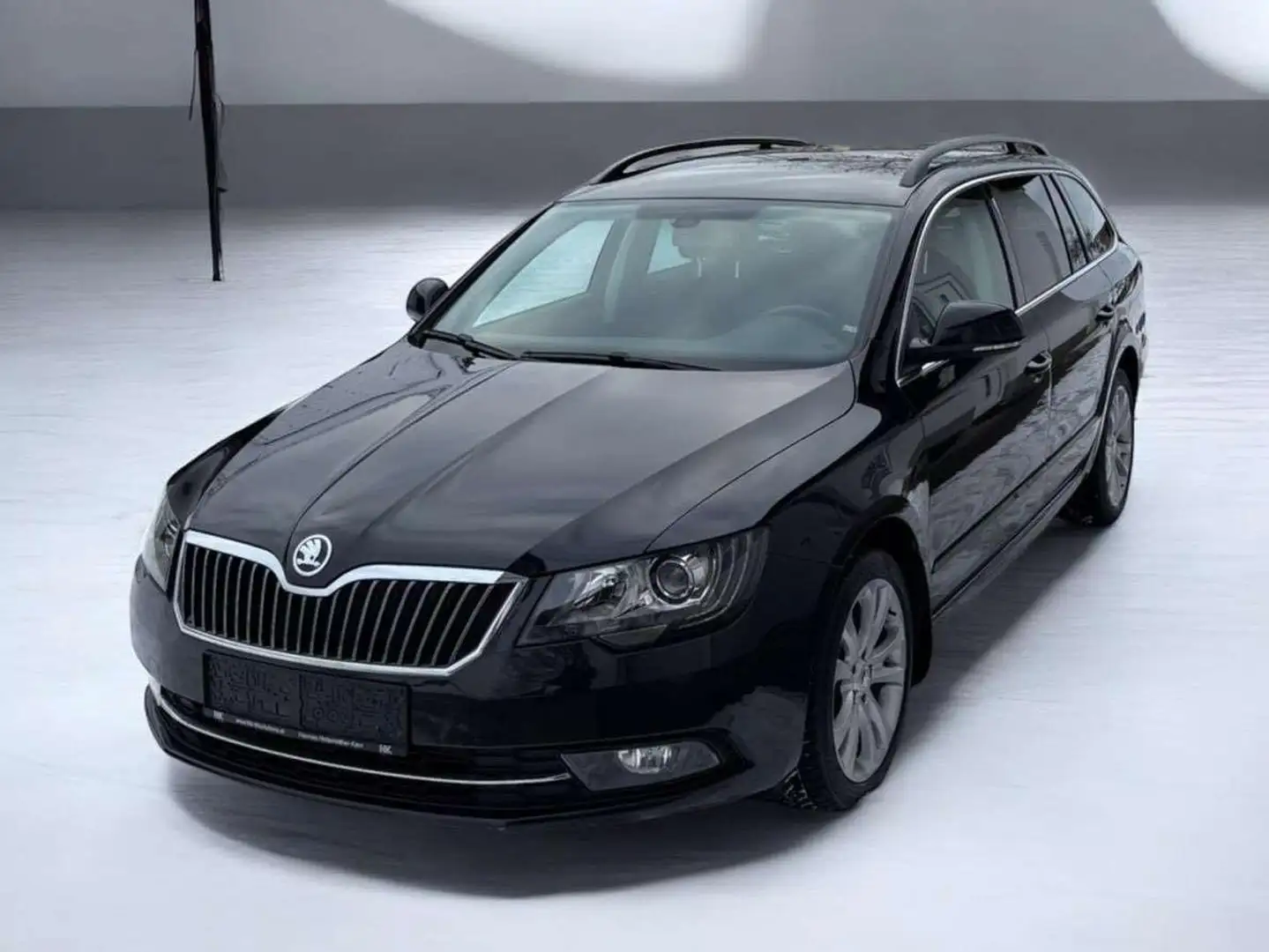 Skoda Superb Skoda Superb STYLE Kombi / Family Van Schwarz - 1