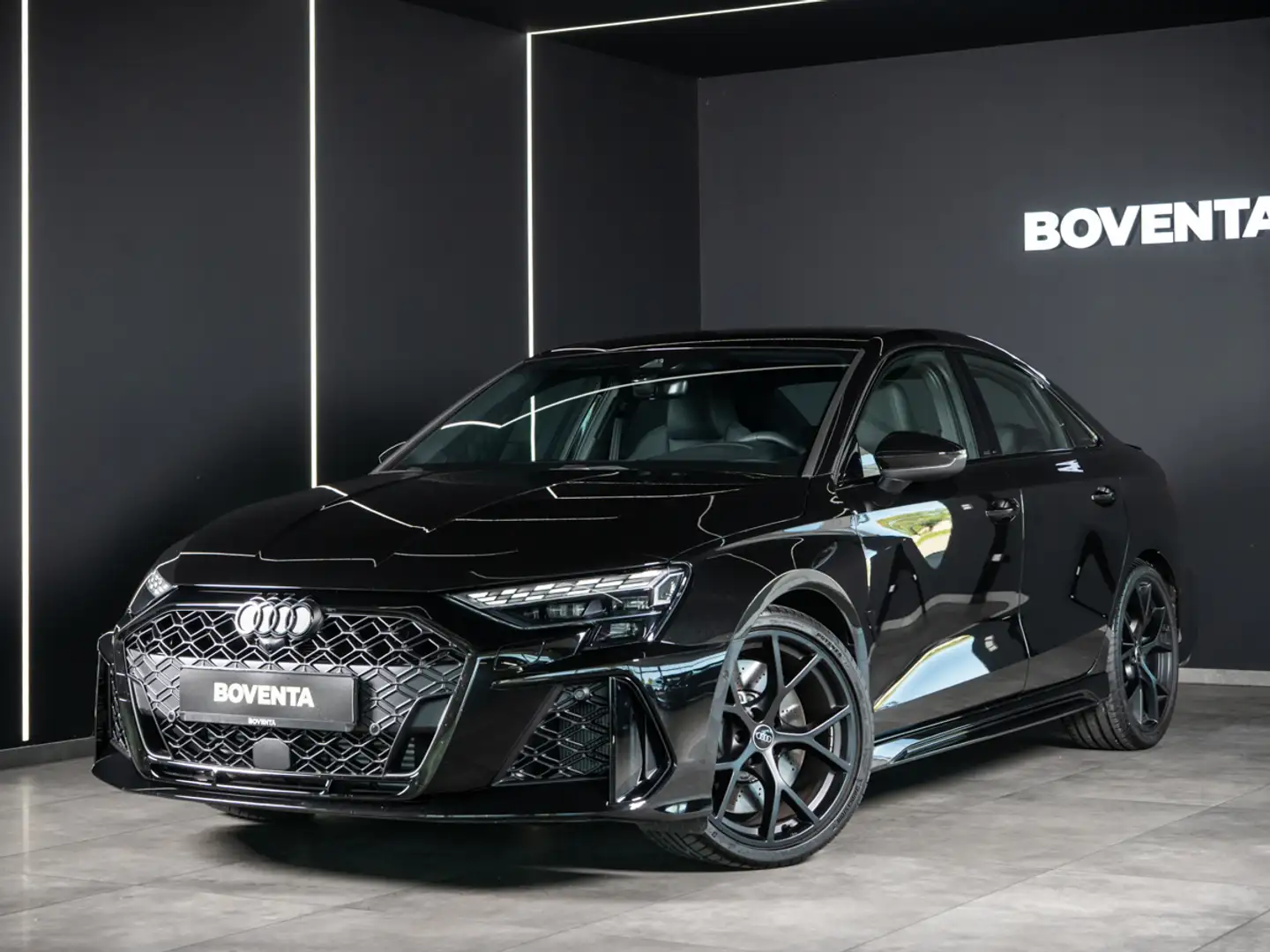 Audi RS3 2.5 TFSI Limousine quattro *MATRIX*RS-SITZ*KAMERA* Schwarz - 1