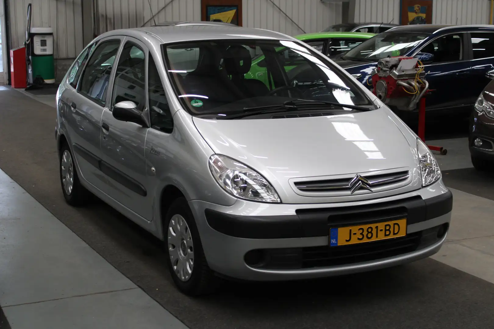 Citroen Xsara Picasso 1.8i-16V Différence 2 Airco, Isofix, Stuurbekracht Grijs - 2