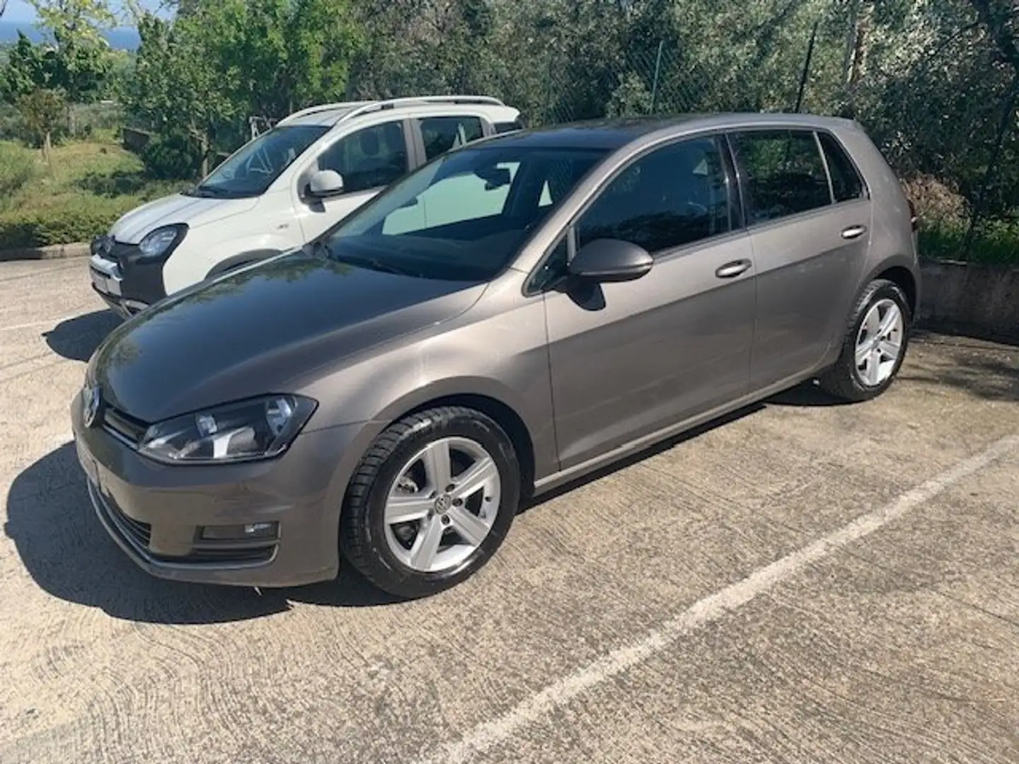 Volkswagen Golf Golf VII 2014 5p 1.4 tgi Highline dsg Marrone - 2
