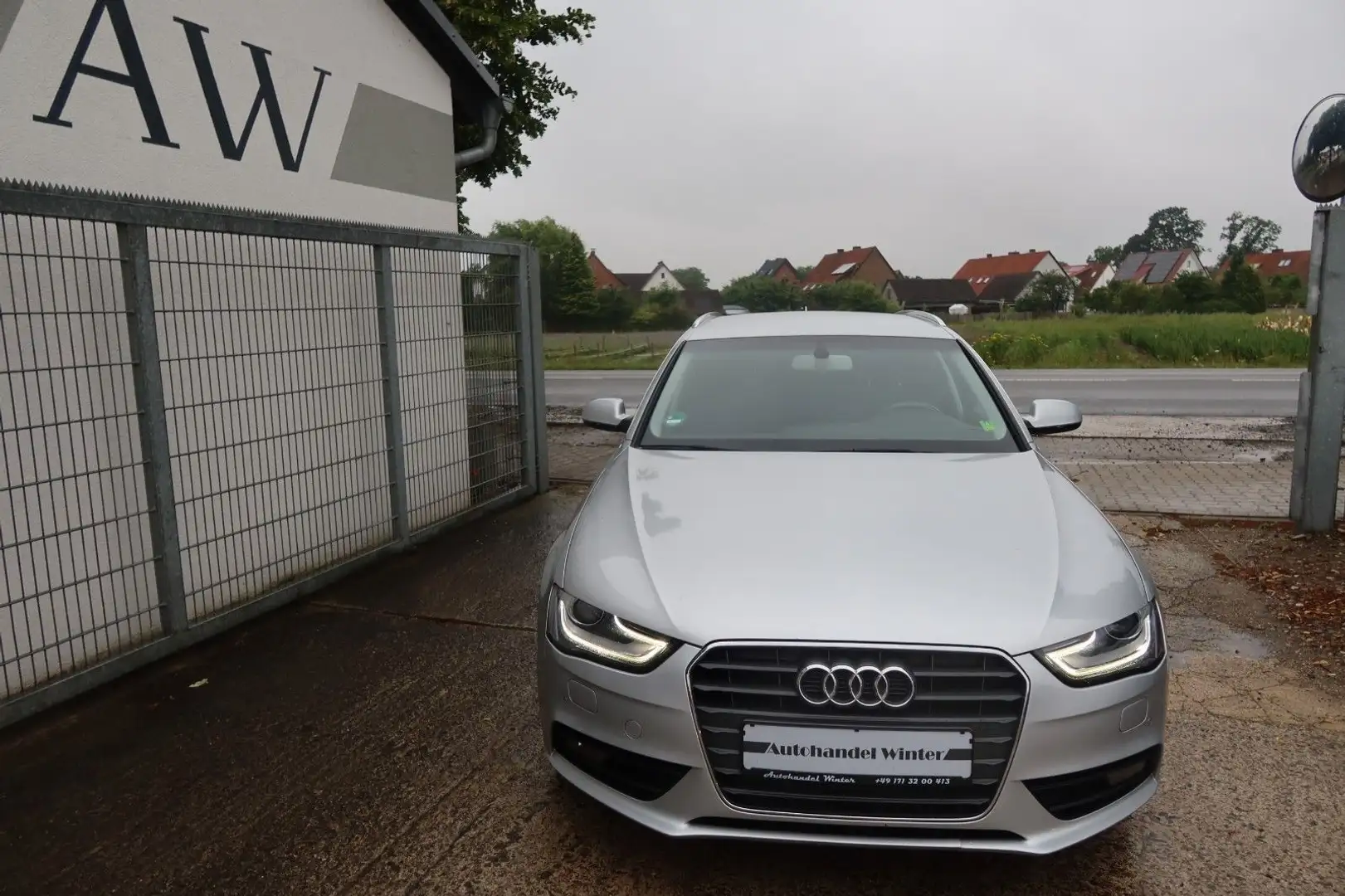 Audi A4 Avant Attraction|2.0 TDI|Xenon|S.Heft|NAV|MMI Silber - 2